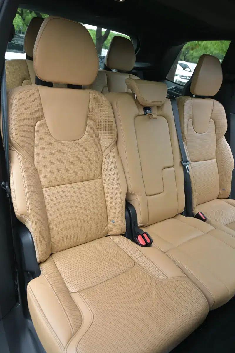2015 Volvo XC90 T6 Limited Edition — миниатюра 18