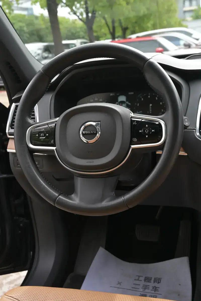 2015 Volvo XC90 T6 Limited Edition — миниатюра 7
