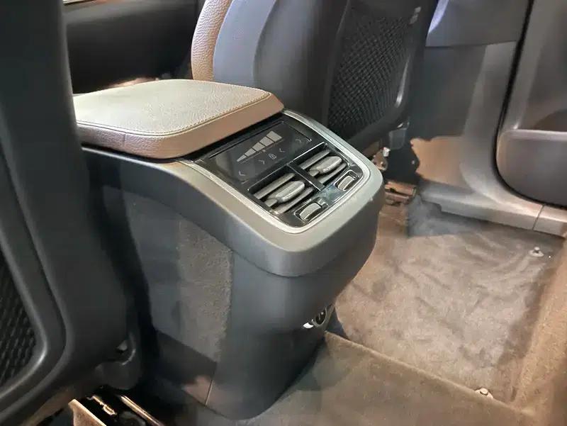 2019 Volvo XC90 T6 Smart Edition 7-seater (China V emission standard) — миниатюра 11