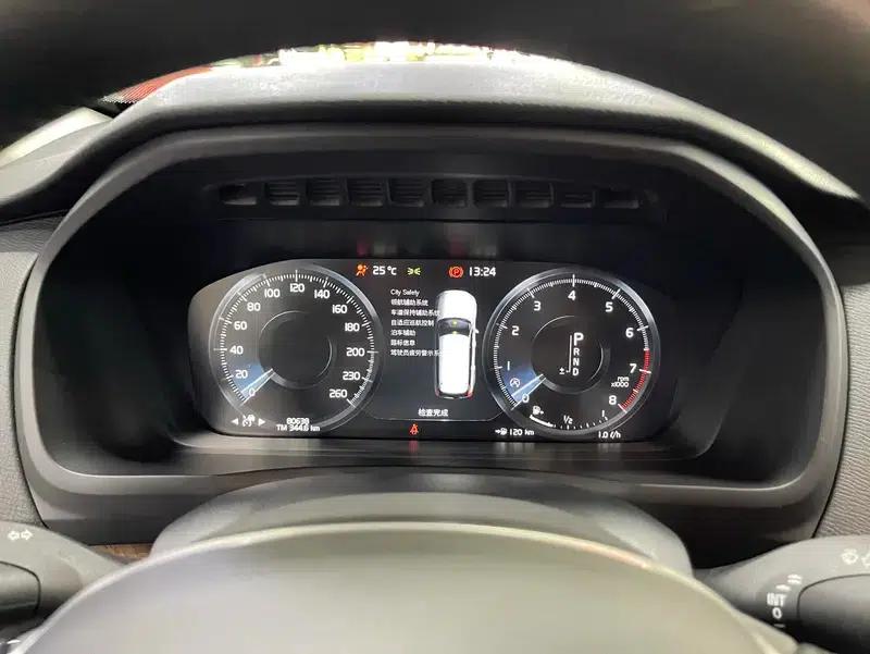 2019 Volvo XC90 T6 Smart Edition 7-seater (China V emission standard) — миниатюра 21