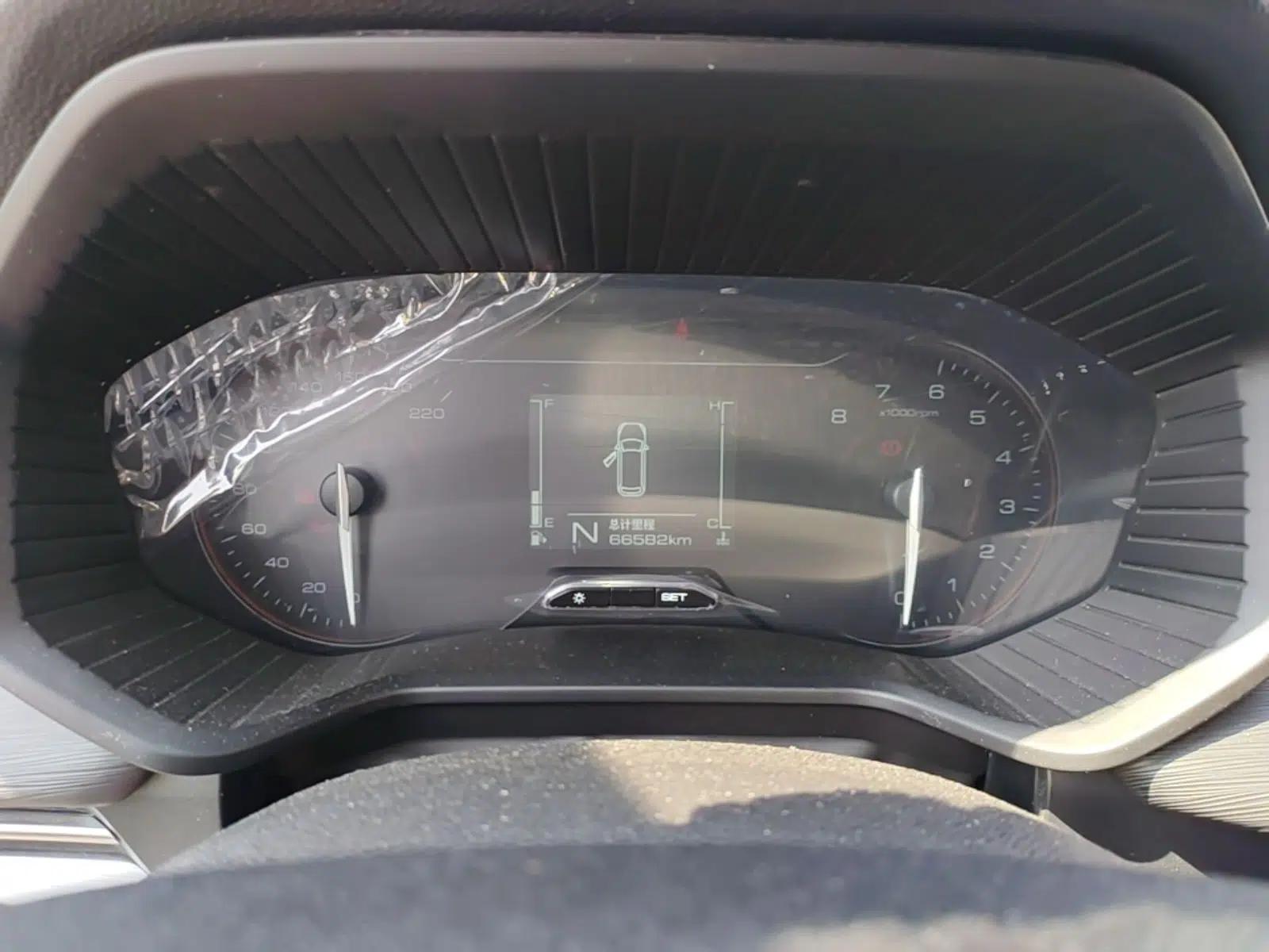 Wuling Jiachen 2022 1.5L Manual Comfort Edition — миниатюра 14