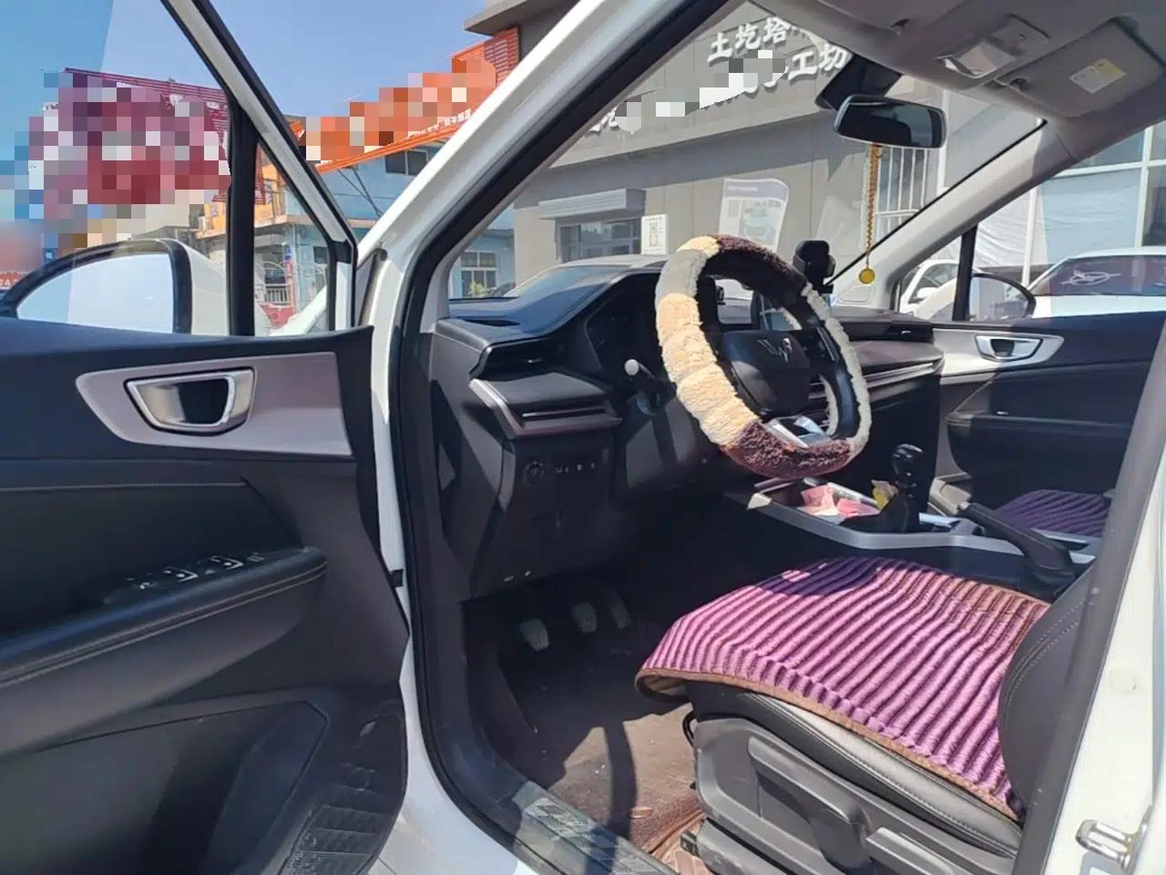 Wuling Jiachen 2022 1.5L Manual Comfort Edition — миниатюра 18