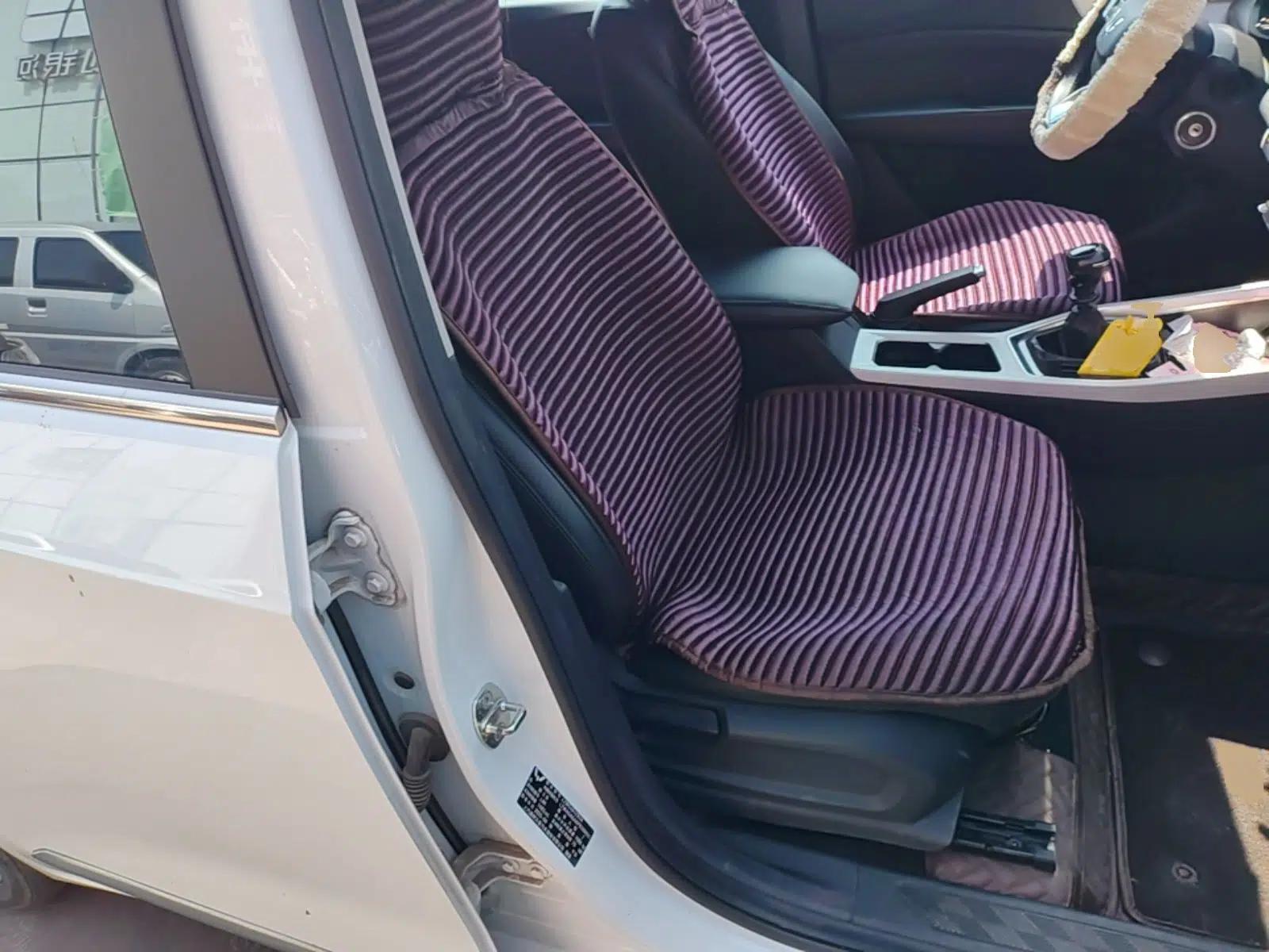 Wuling Jiachen 2022 1.5L Manual Comfort Edition — миниатюра 19