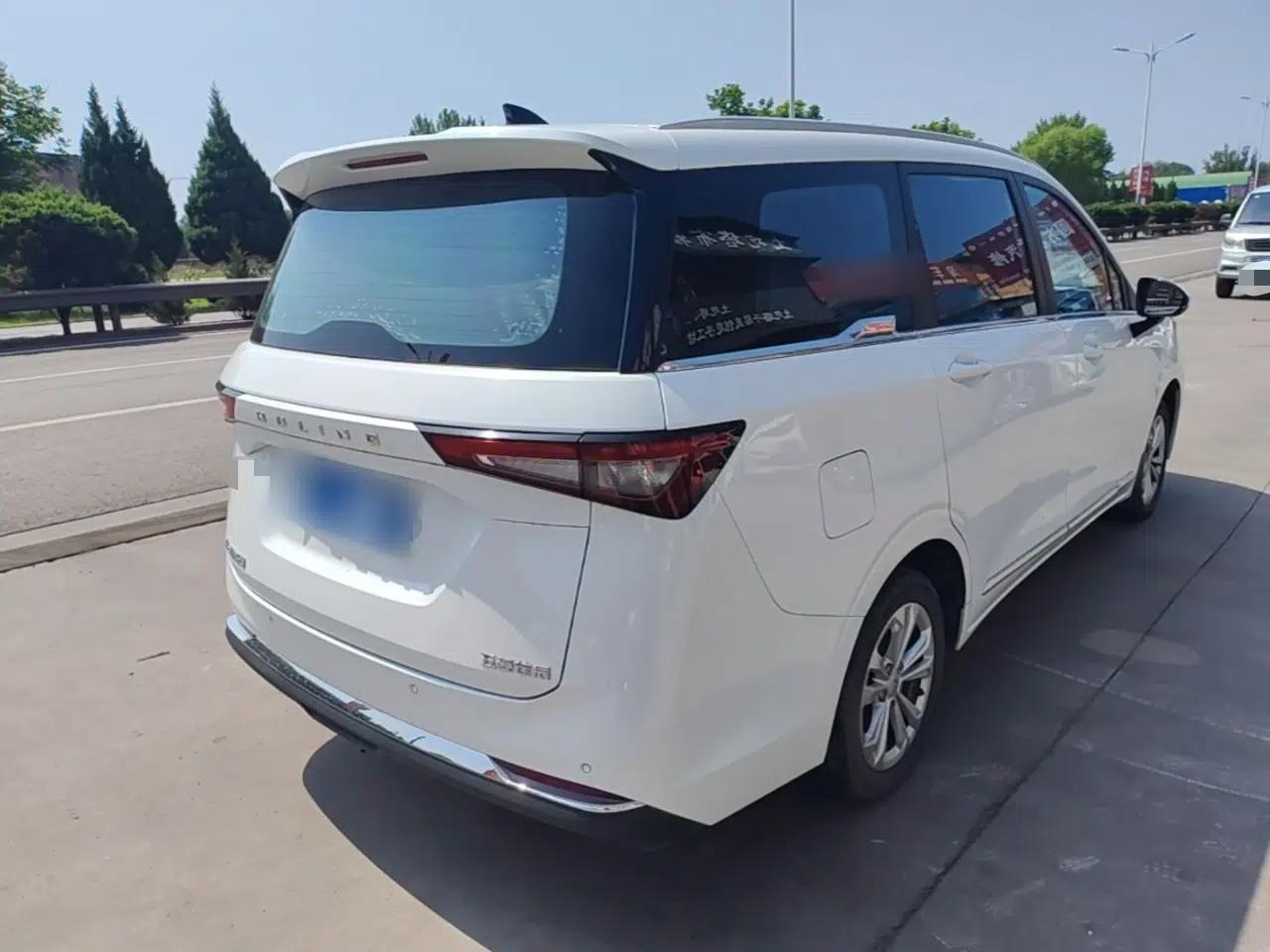Wuling Jiachen 2022 1.5L Manual Comfort Edition — миниатюра 6