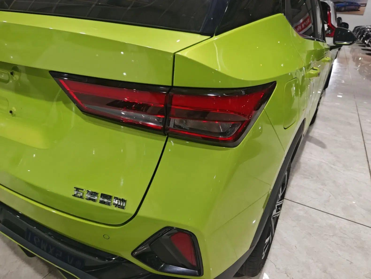Wuling Alvez 2022 1.5T CVT Trendy & Cool Edition — миниатюра 14