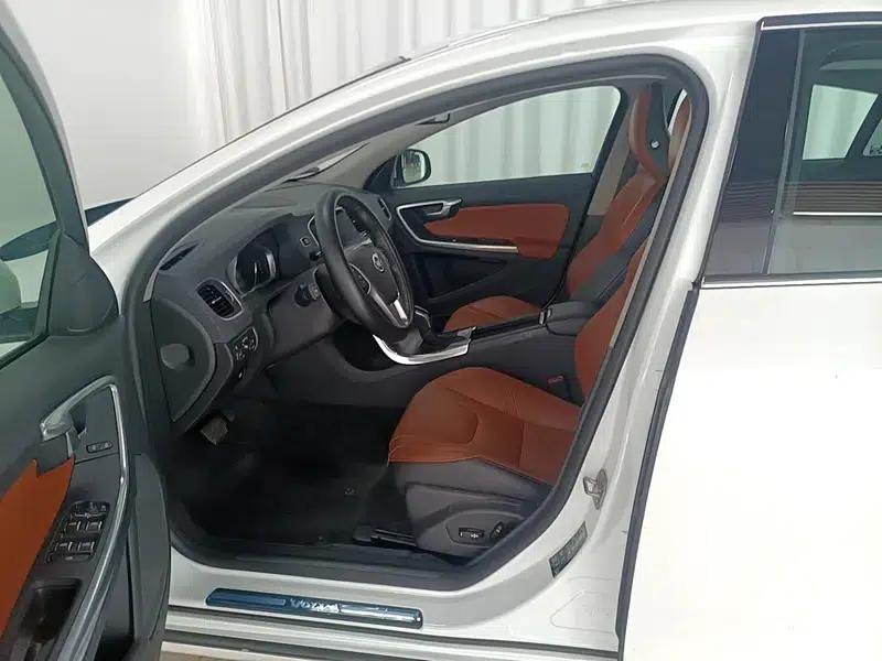 2016 Volvo S60L T5 Smart Edition — миниатюра 17