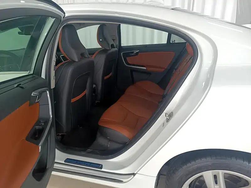 2016 Volvo S60L T5 Smart Edition — миниатюра 18