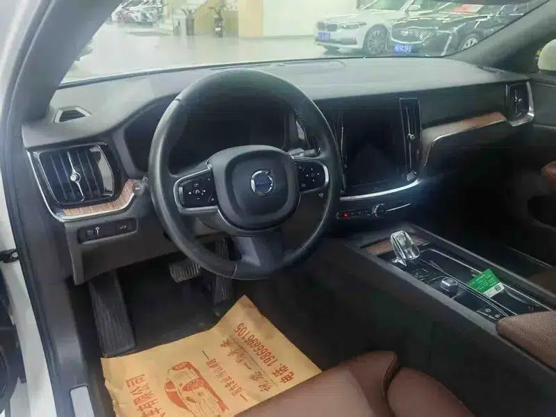 2022 Volvo S60 B4 Smart Luxury Edition — миниатюра 6