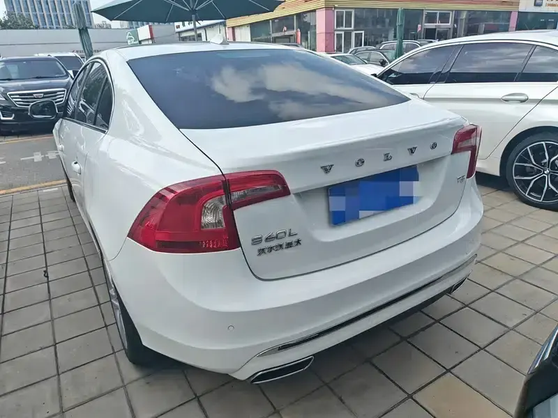 2015 Volvo S60 S60L T5 Smart Edition — миниатюра 4