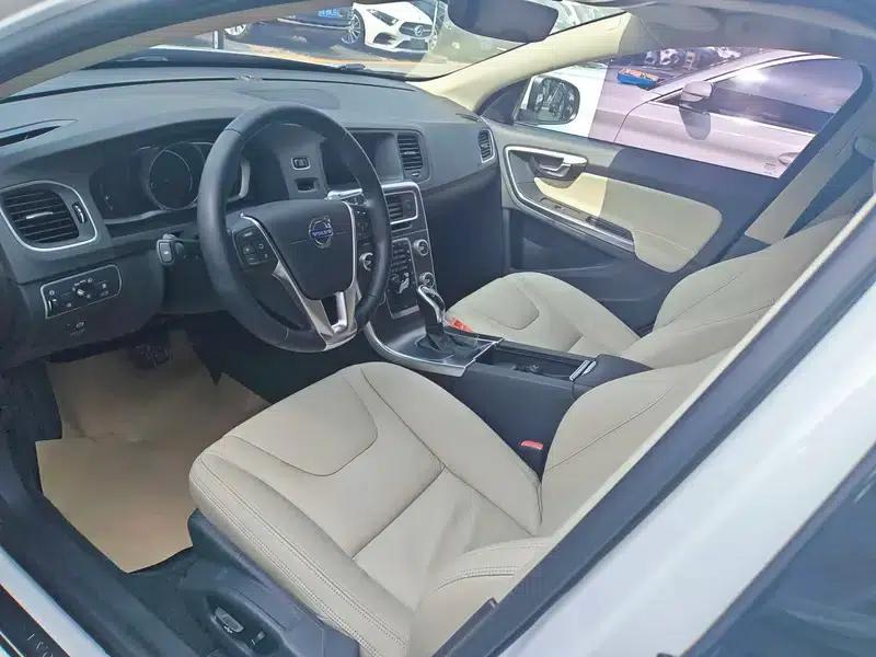 2015 Volvo S60 S60L T5 Smart Edition — миниатюра 10