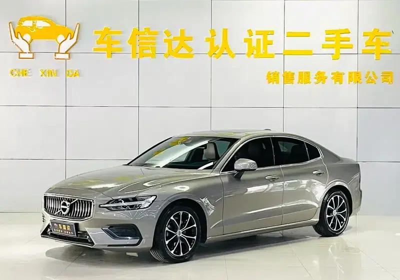 2020 Volvo S60 T4 Inscription Luxury Edition — миниатюра 1