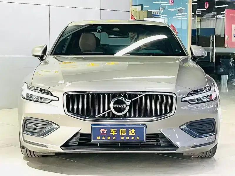 2020 Volvo S60 T4 Inscription Luxury Edition — миниатюра 2