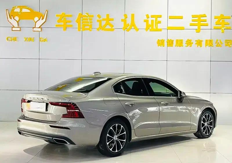 2020 Volvo S60 T4 Inscription Luxury Edition — миниатюра 5