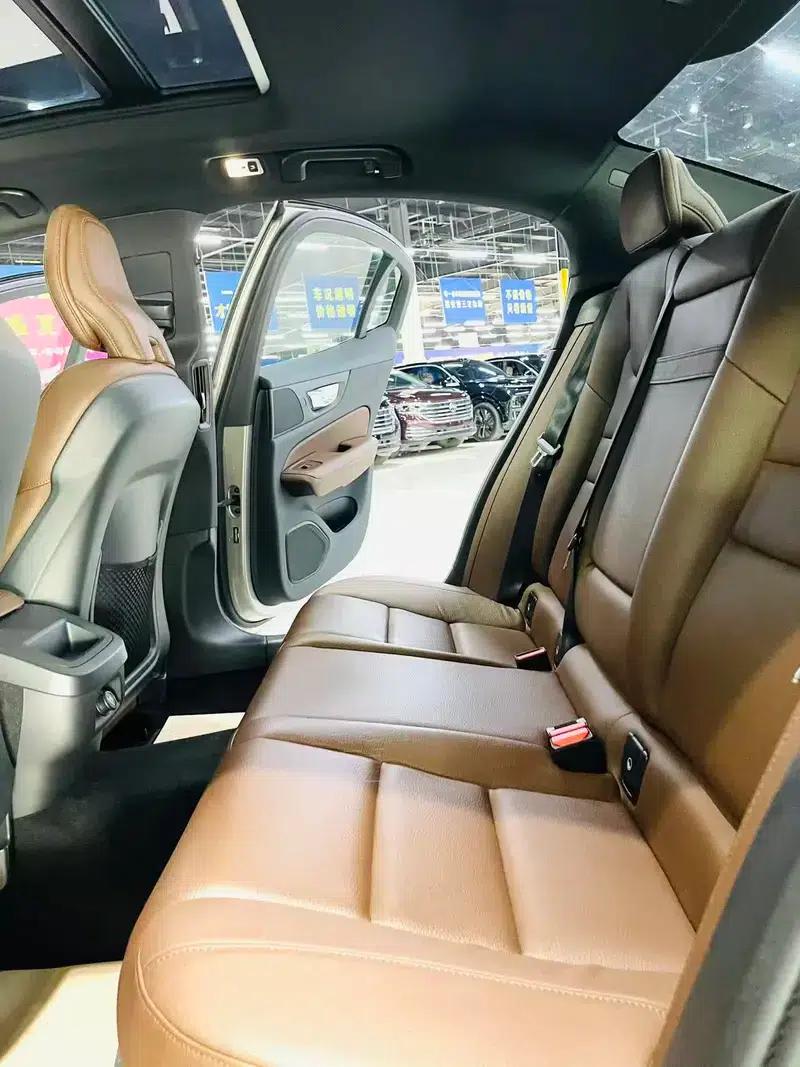 2020 Volvo S60 T4 Inscription Luxury Edition — миниатюра 6