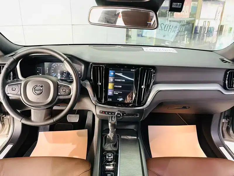 2020 Volvo S60 T4 Inscription Luxury Edition — миниатюра 7
