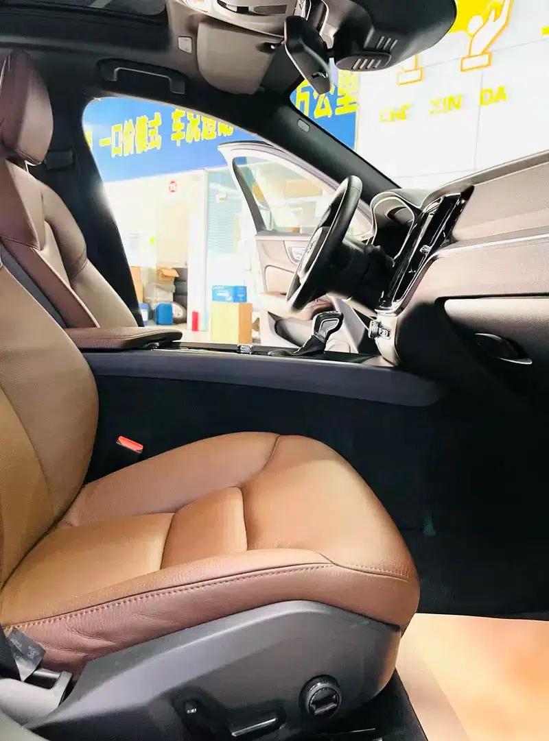 2020 Volvo S60 T4 Inscription Luxury Edition — миниатюра 9