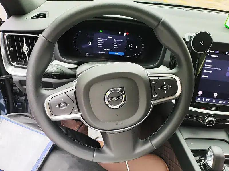 2025 Volvo S60 B4 Smart Luxury Edition — миниатюра 11