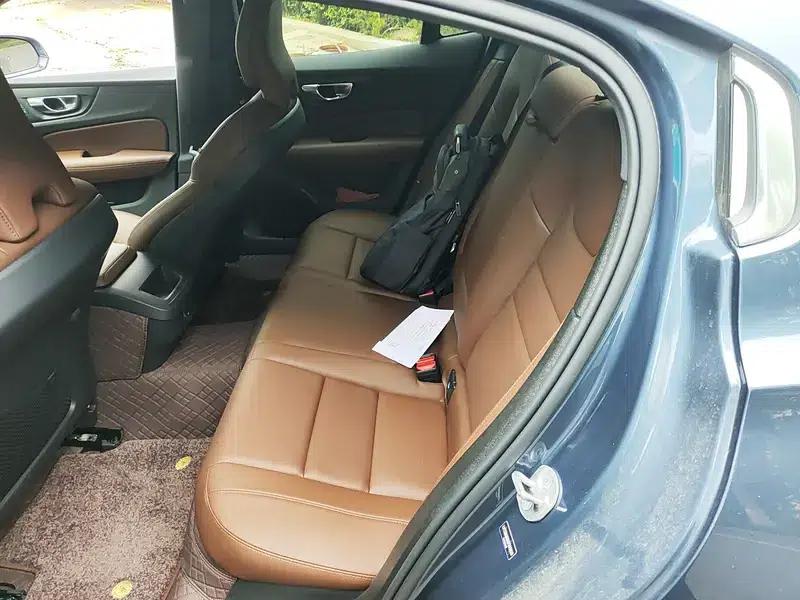 2025 Volvo S60 B4 Smart Luxury Edition — миниатюра 9