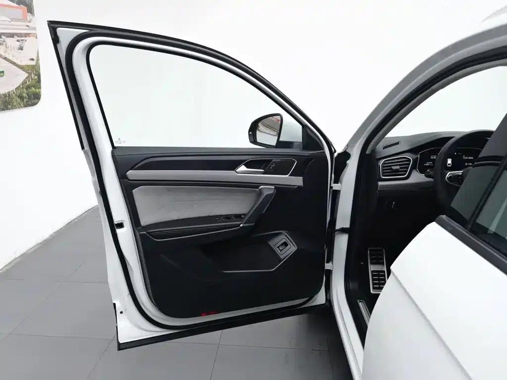 Tayron X 2023 330TSI 2WD Premium High-Performance Edition — миниатюра 8