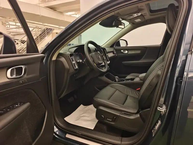 2020 Volvo XC40 T3 2WD Inscription Luxury Edition — миниатюра 11