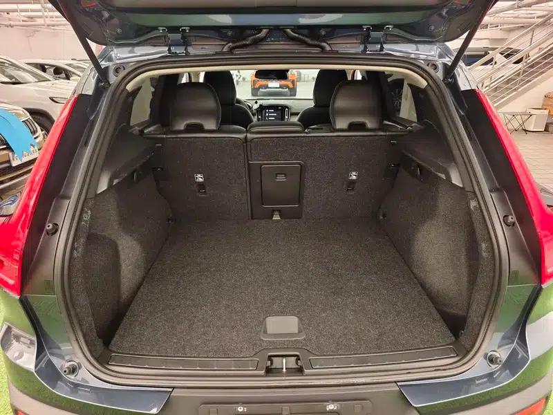 2020 Volvo XC40 T3 2WD Inscription Luxury Edition — миниатюра 13