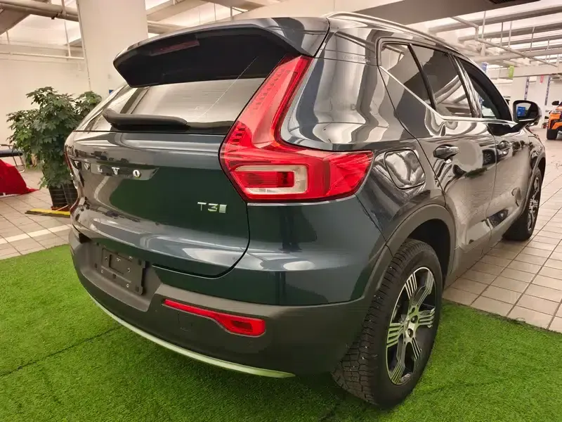 2020 Volvo XC40 T3 2WD Inscription Luxury Edition — миниатюра 5
