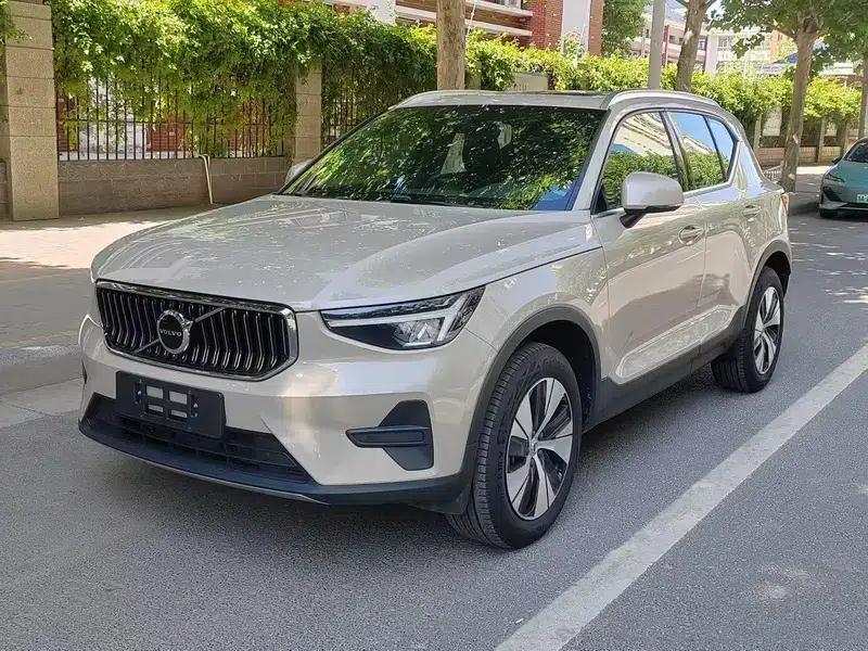 2024 Volvo XC40 B3 Inscription Luxury Edition — миниатюра 1