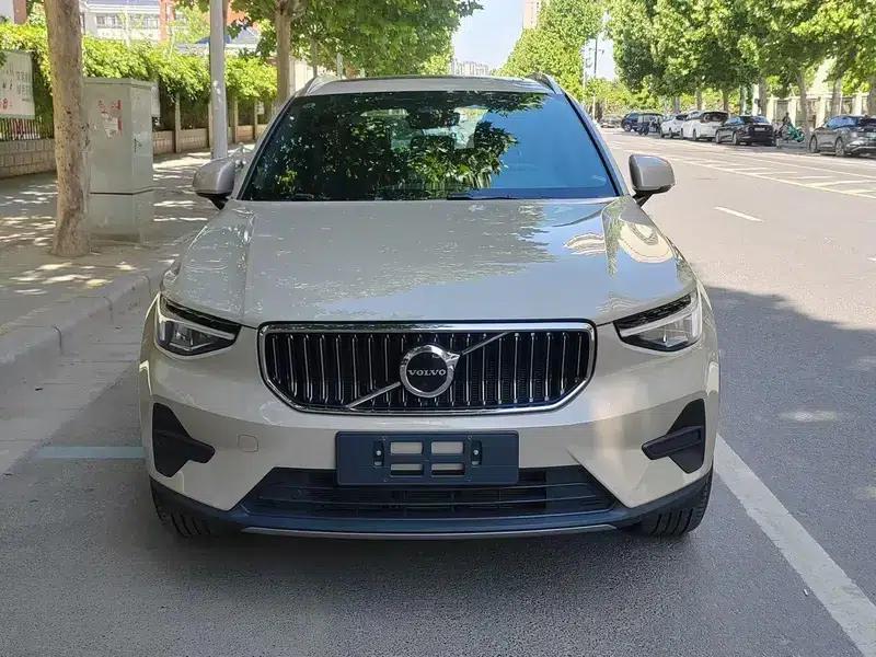 2024 Volvo XC40 B3 Inscription Luxury Edition — миниатюра 2