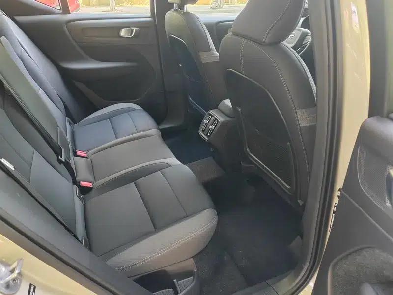 2024 Volvo XC40 B3 Inscription Luxury Edition — миниатюра 9