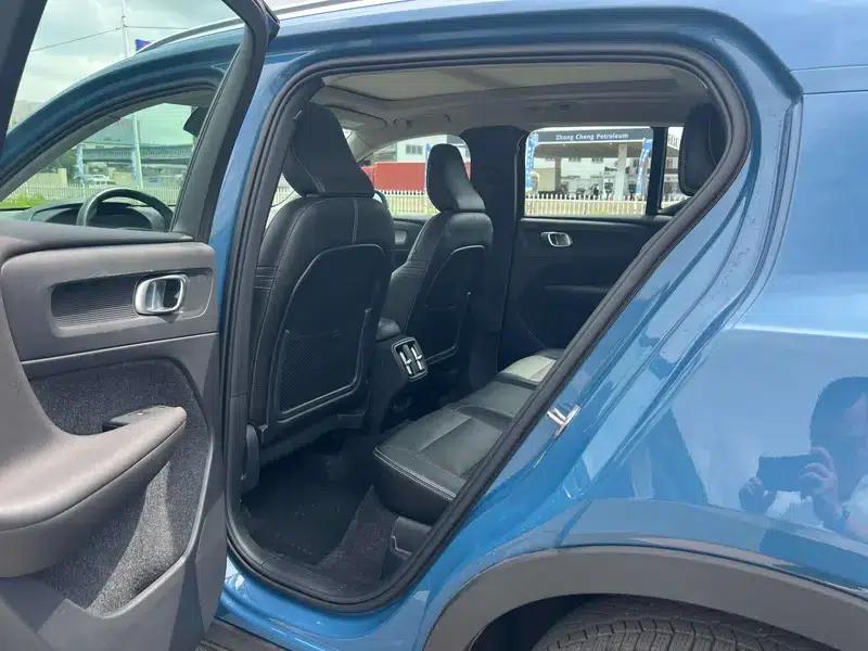 2024 Volvo XC40 B4 AWD Inscription Sport Edition — миниатюра 11