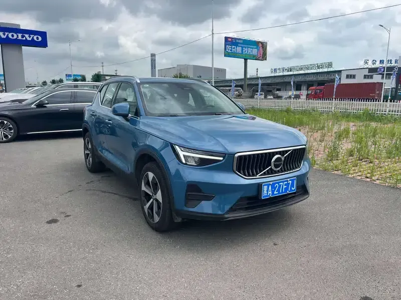 2024 Volvo XC40 B4 AWD Inscription Sport Edition — миниатюра 3