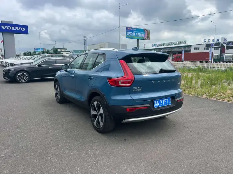 2024 Volvo XC40 B4 AWD Inscription Sport Edition — миниатюра 4