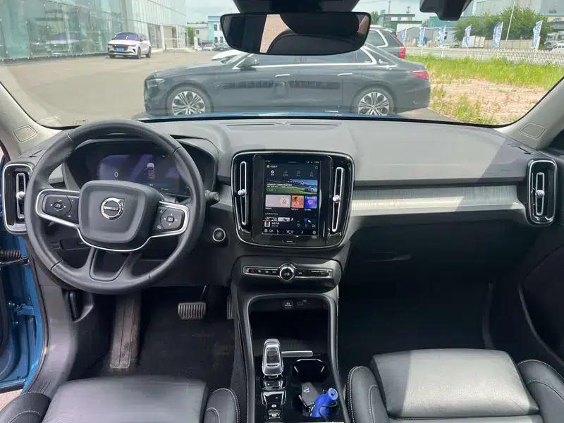 2024 Volvo XC40 B4 AWD Inscription Sport Edition — миниатюра 8