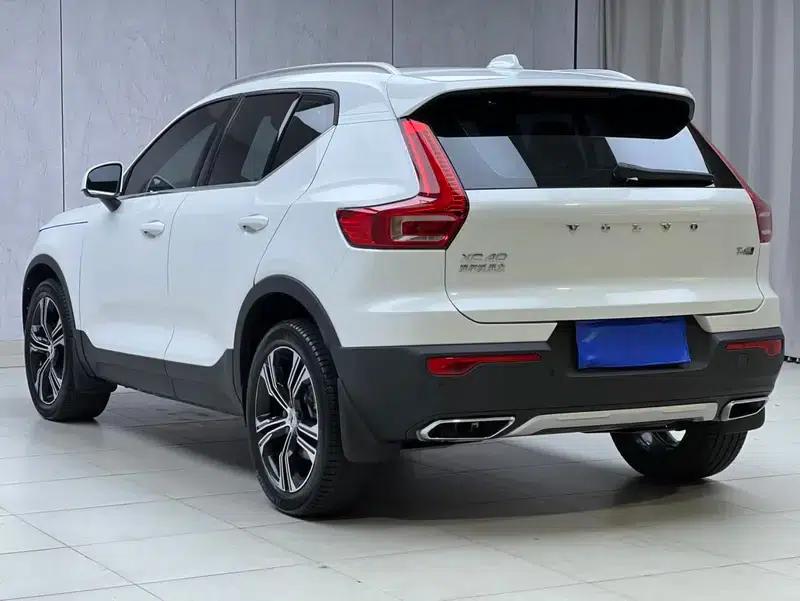 2020 Volvo XC40 T4 AWD Inscription Luxury Edition — миниатюра 4