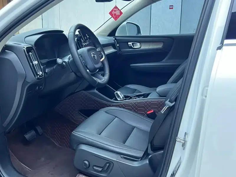 2020 Volvo XC40 T4 AWD Inscription Luxury Edition — миниатюра 10