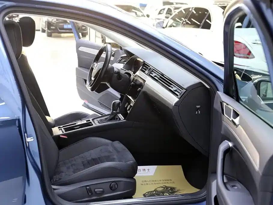 Passat Variant 2018 380TSI 2WD Comfortline — миниатюра 17