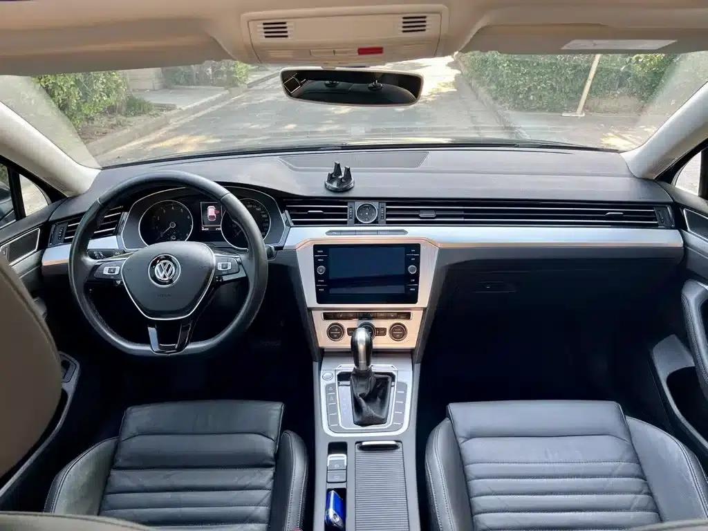 Passat Variant 2018 380TSI 2WD Comfortline — миниатюра 11