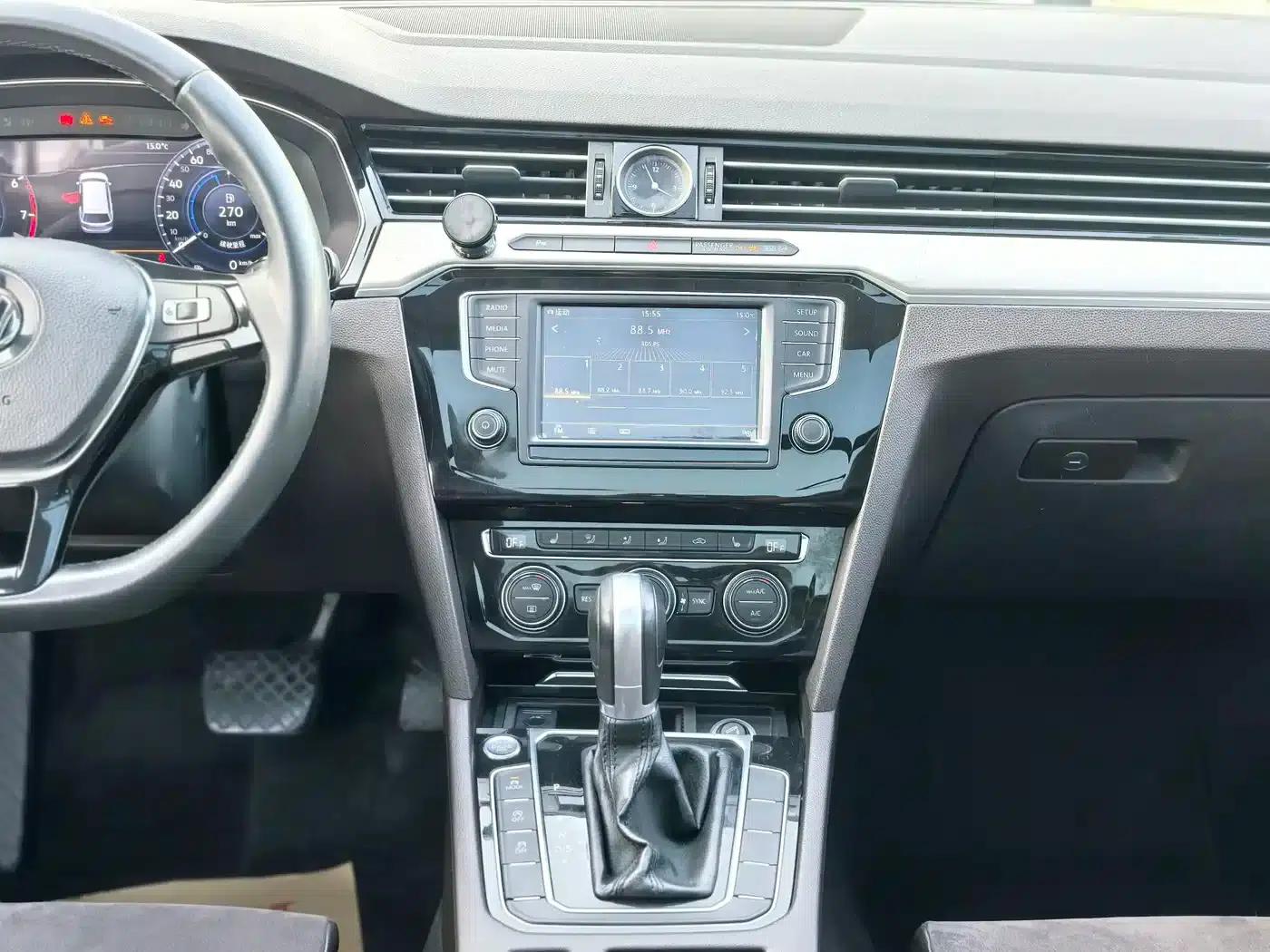 Passat Variant 2017 380TSI 2WD Comfortline — миниатюра 13