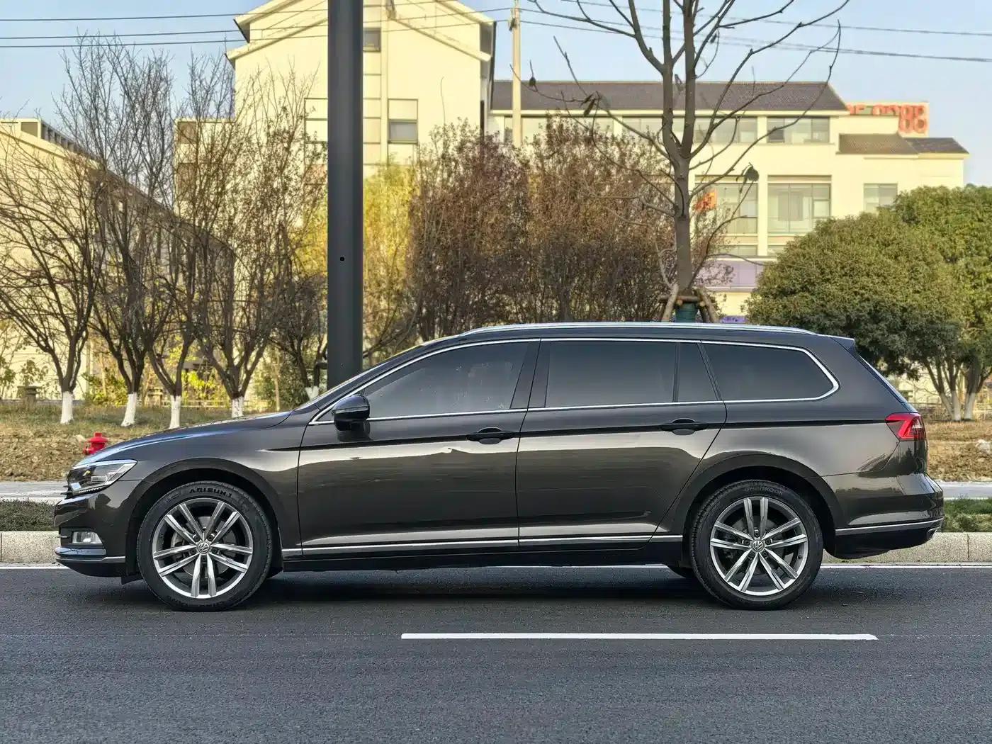 Passat Variant 2017 380TSI 2WD Comfortline — миниатюра 5