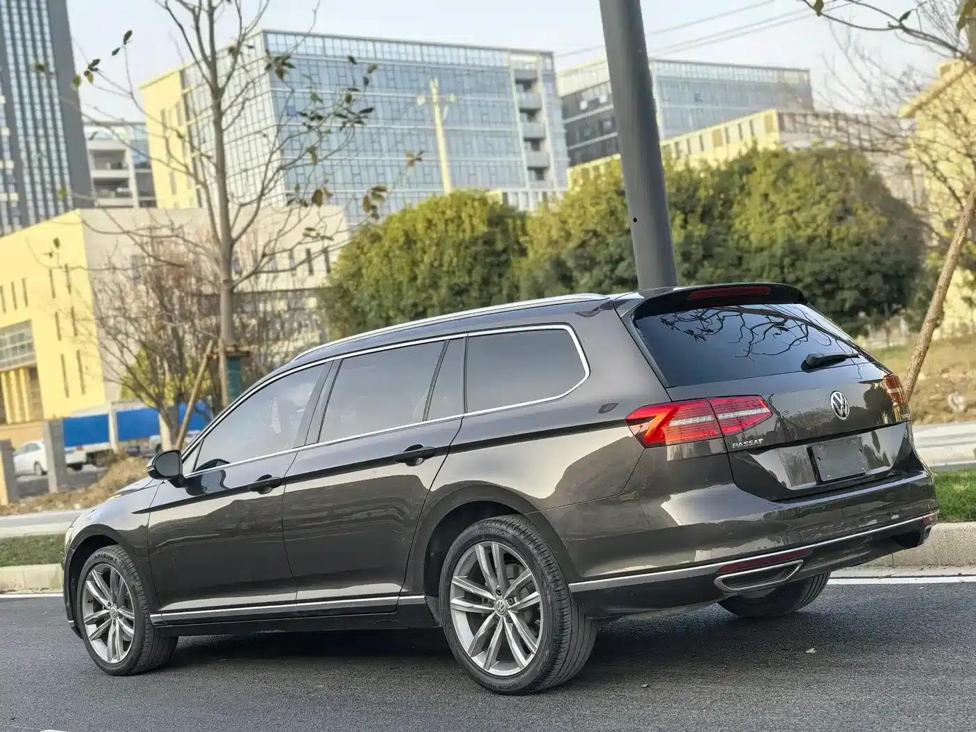 Passat Variant 2017 380TSI 2WD Comfortline — миниатюра 6