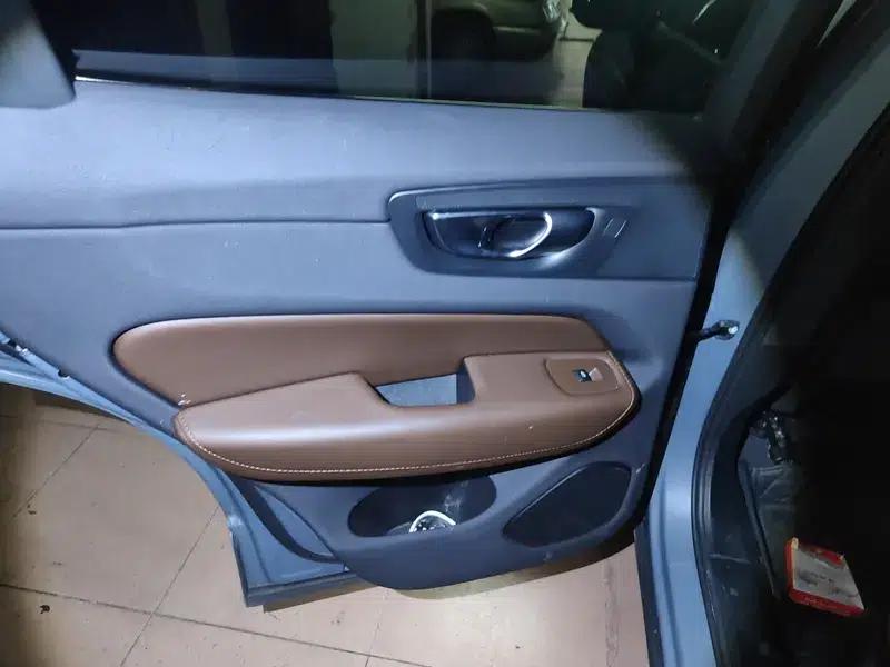 2024 Volvo XC60 PHEV T8 AWD Long Range Smart Luxury Edition — миниатюра 17