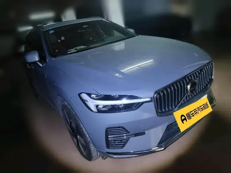 2024 Volvo XC60 PHEV T8 AWD Long Range Smart Luxury Edition — миниатюра 3