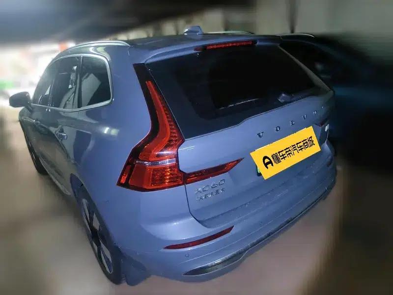 2024 Volvo XC60 PHEV T8 AWD Long Range Smart Luxury Edition — миниатюра 6