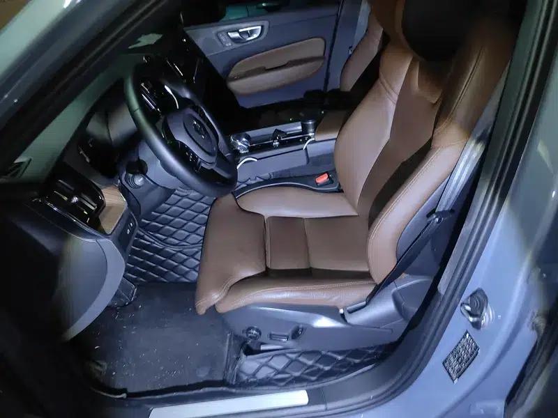 2024 Volvo XC60 PHEV T8 AWD Long Range Smart Luxury Edition — миниатюра 7