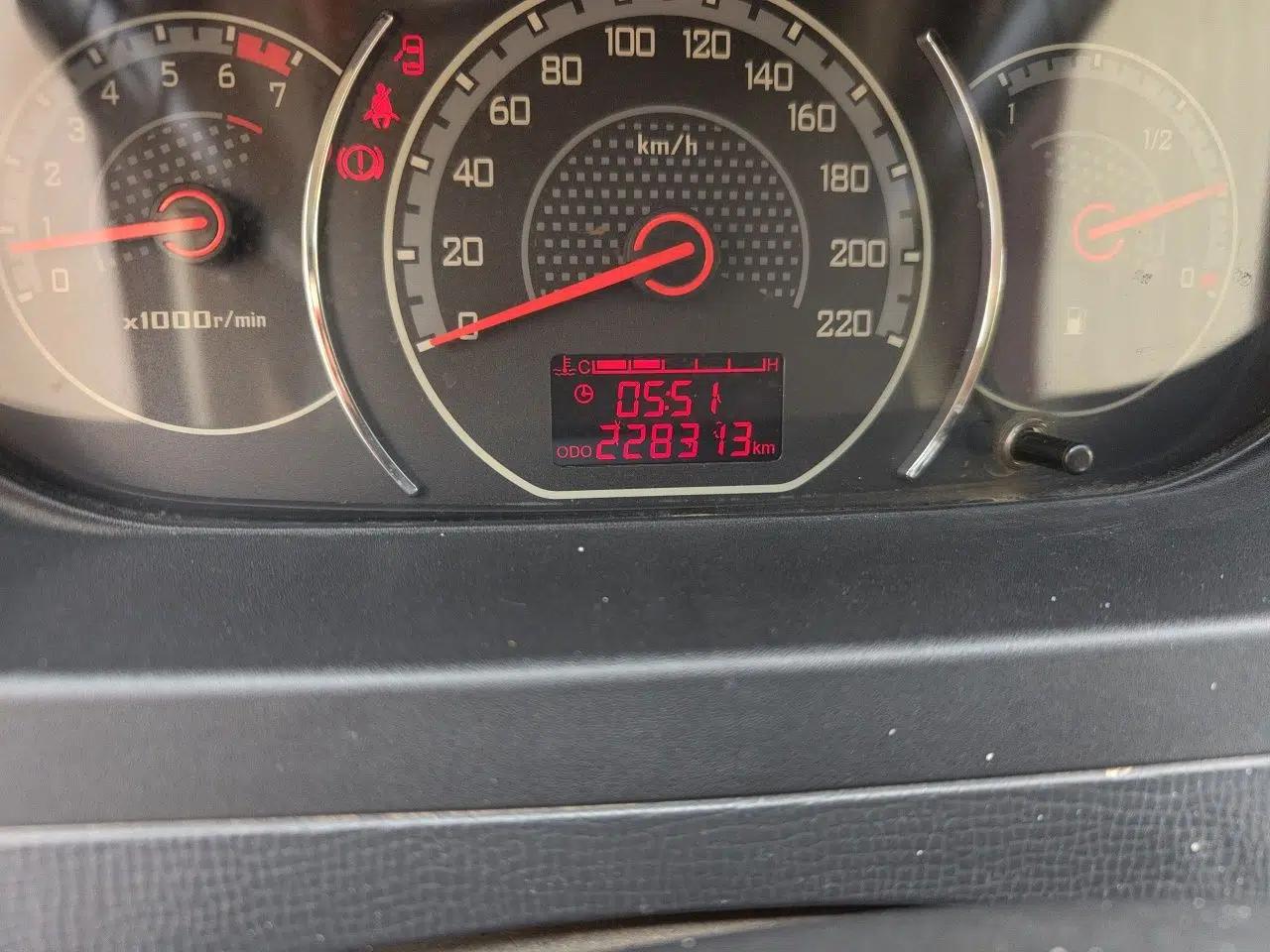 Wuling Zhengcheng 2015 1.8L Luxury Model LJ479QE2 — миниатюра 12