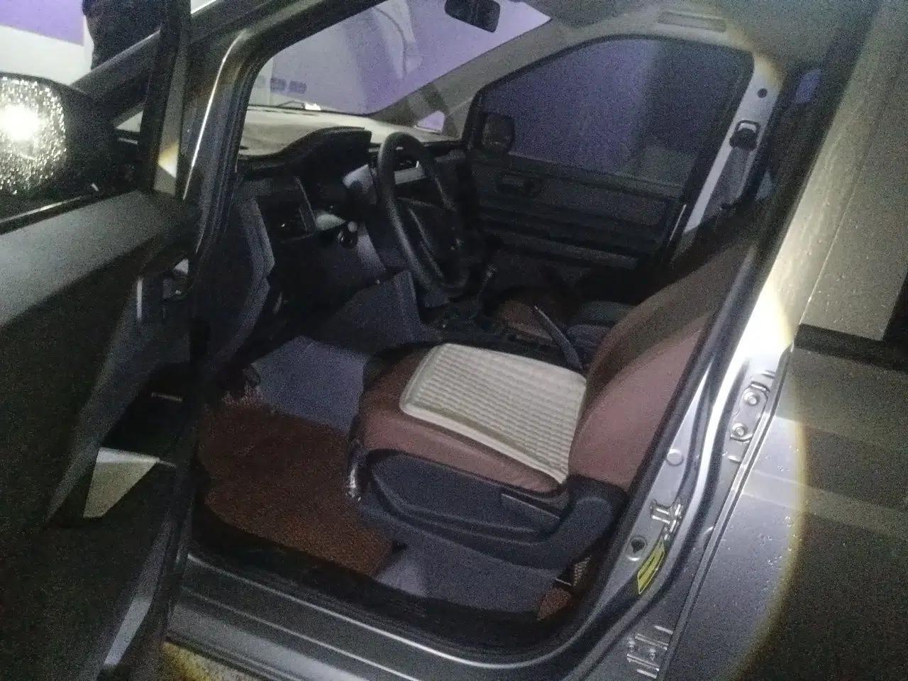 Wuling Hongguang PLUS 2020 1.5L Manual Standard Edition 5 Seats — миниатюра 16