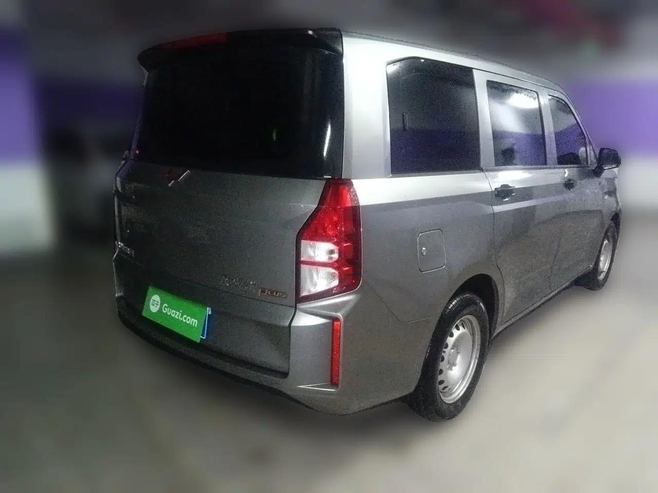 Wuling Hongguang PLUS 2020 1.5L Manual Standard Edition 5 Seats — миниатюра 6