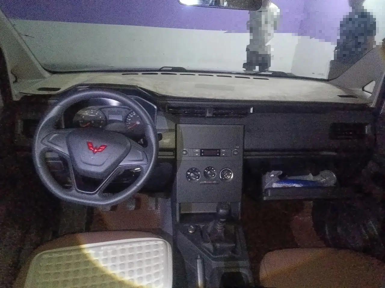 Wuling Hongguang PLUS 2020 1.5L Manual Standard Edition 5 Seats — миниатюра 9