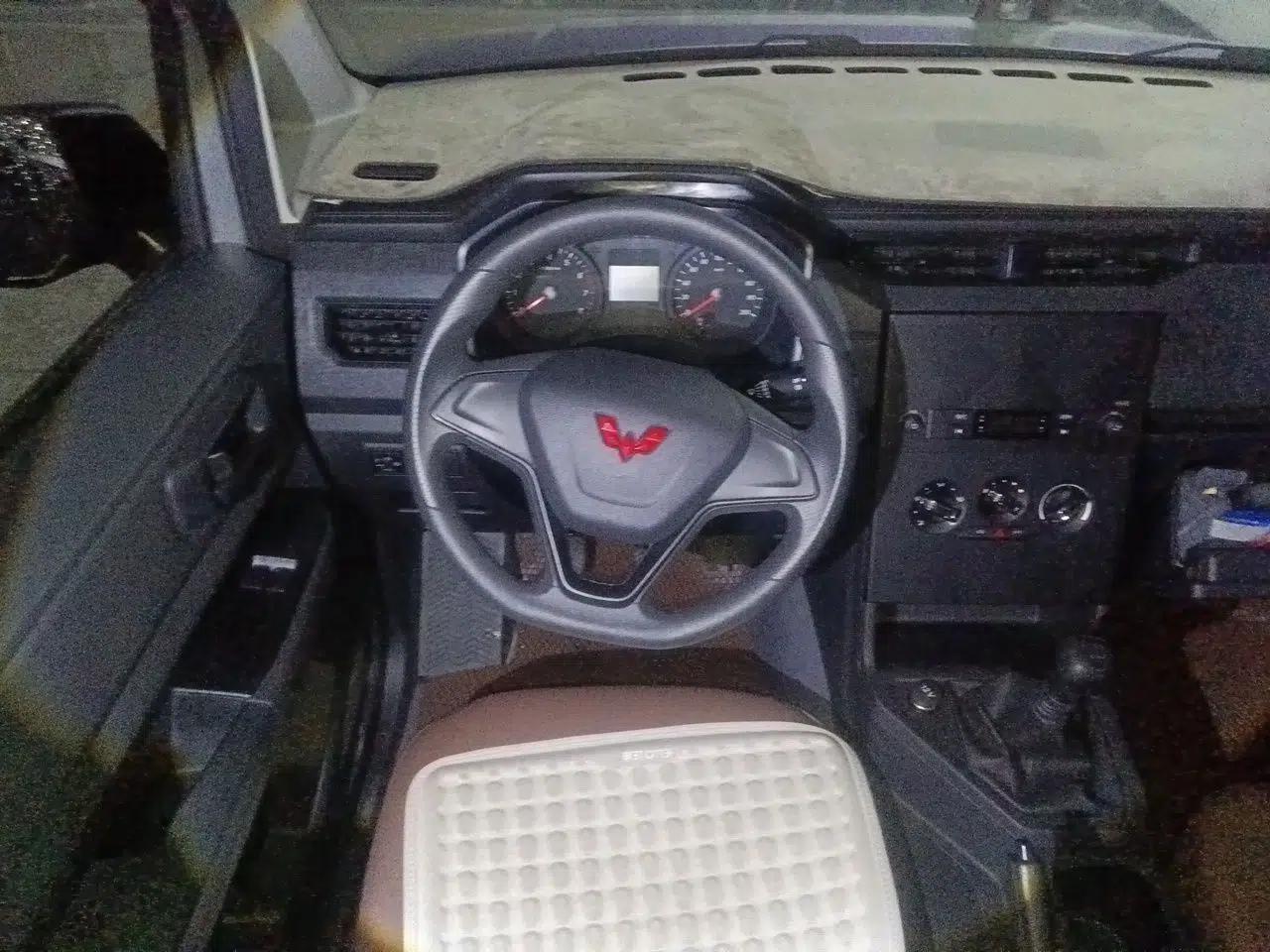 Wuling Hongguang PLUS 2020 1.5L Manual Standard Edition 5 Seats — миниатюра 10