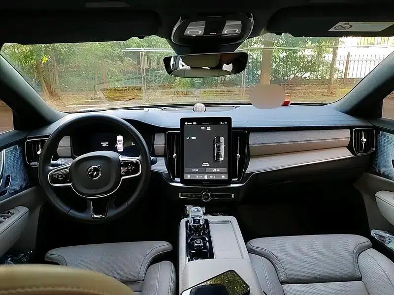 2026 Volvo S90 PHEV T8 AWD Long Range Smart Luxury Edition — миниатюра 10
